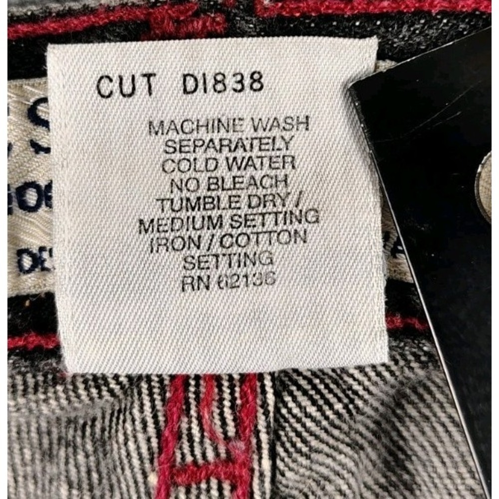 Guess Jeans Style 39075 Made In The USA Triangle Black Wash Red Stitching 38X31 - Picture 15 of 15